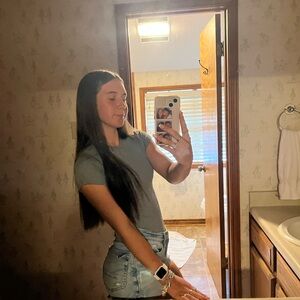 Meet your Posher, Leilani